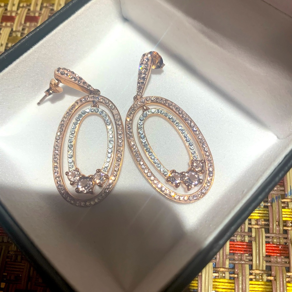 Earrings and necklace set